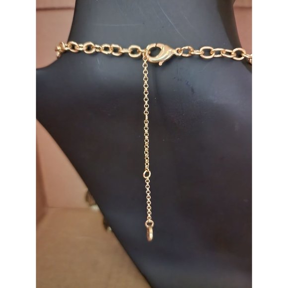 The Sak multiple size layered moon circle necklace - Picture 5 of 6